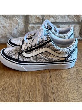 Vans Woman's Old Skool Map-Print Sneakers - White & Black
